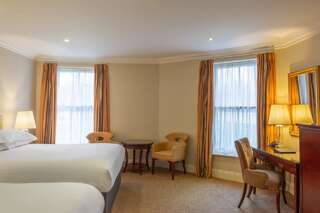 Отель Bunratty Castle Hotel, BW Signature Collection Бунратти Classic Family Room with Two Double Beds-3